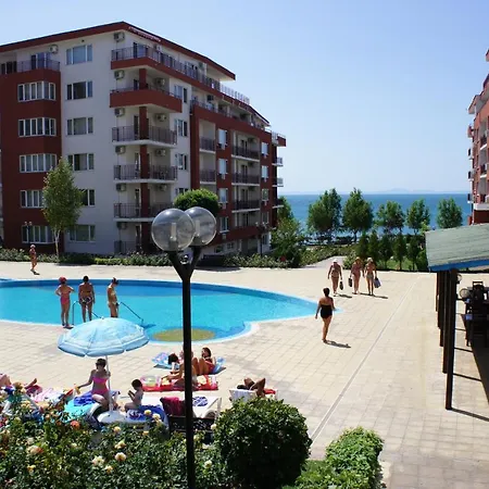 Grand Noks Apartment *